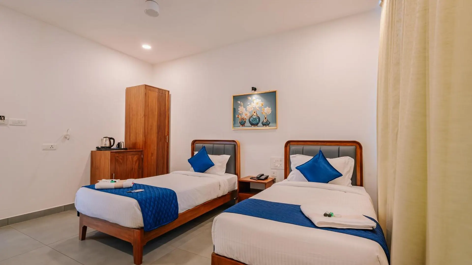 Urbn24 Business Class Hotel contacts