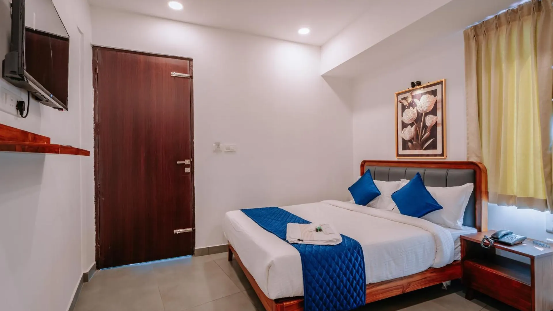 Urbn24 Business Class Hotel Kochi
