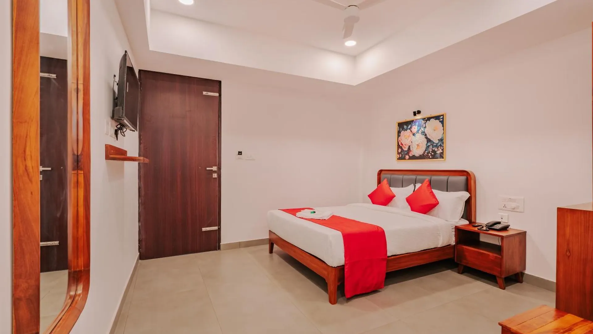 Urbn24 Business Class Hotel Kochi