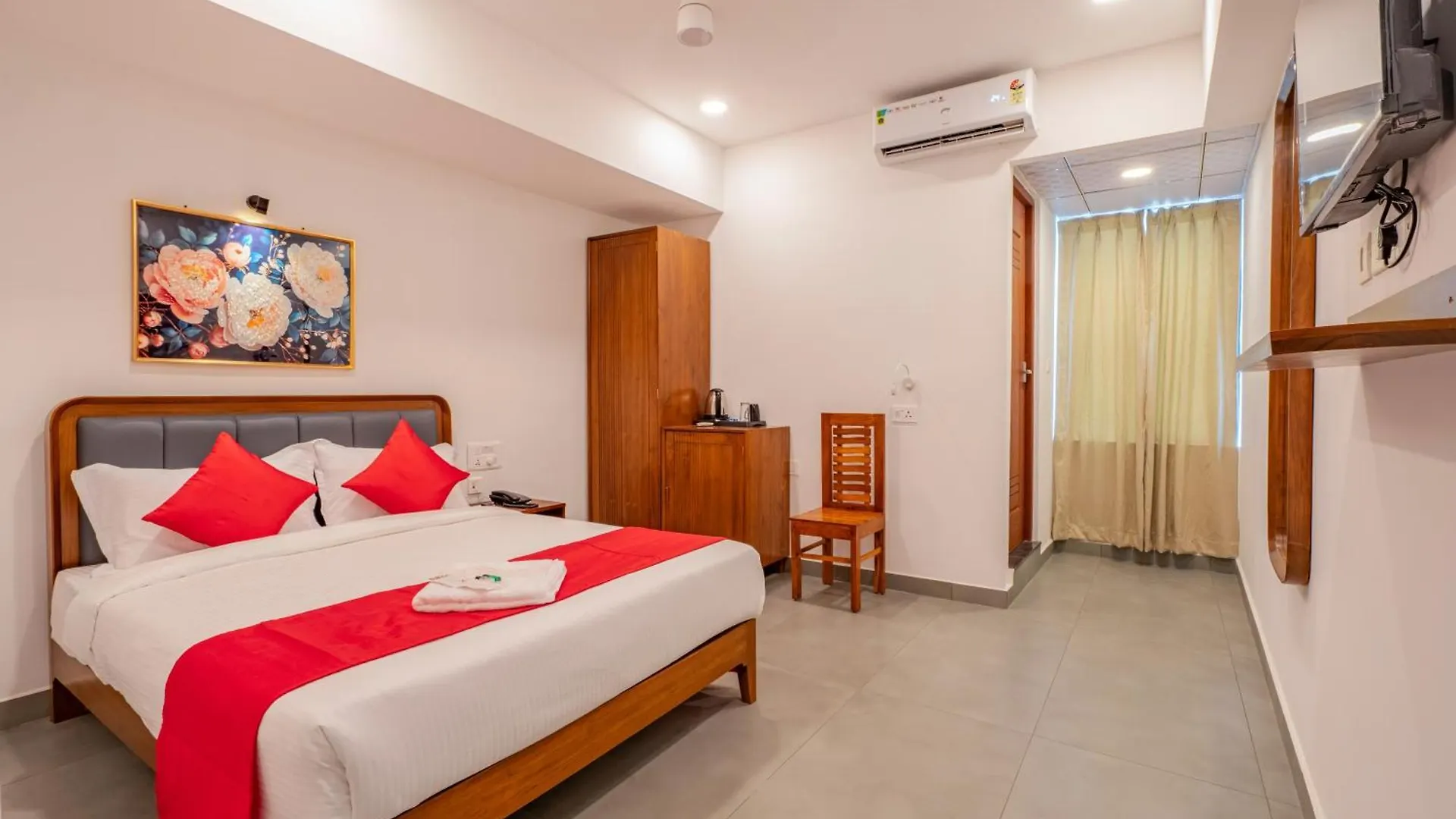 Urbn24 Business Class Hotel Kochi