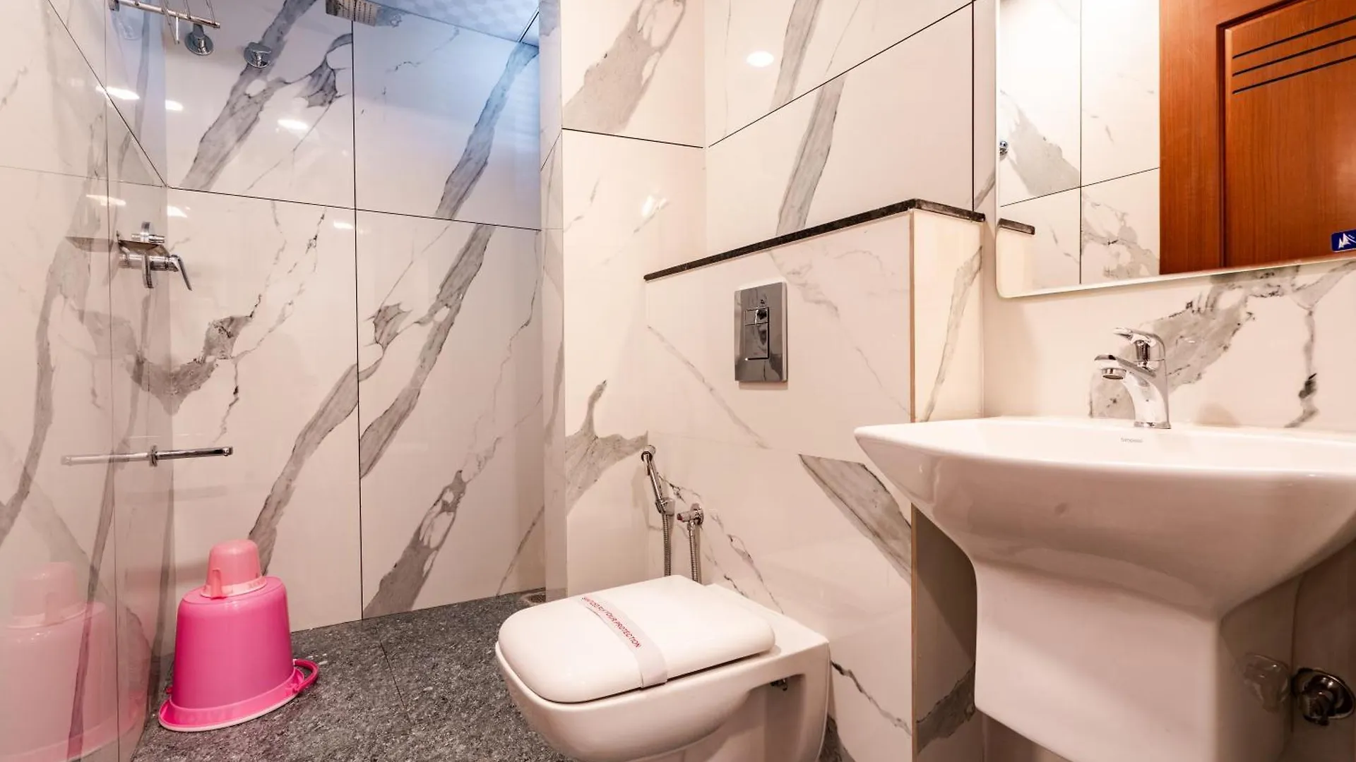 **  Urbn24 Business Class Hotel Kochi India