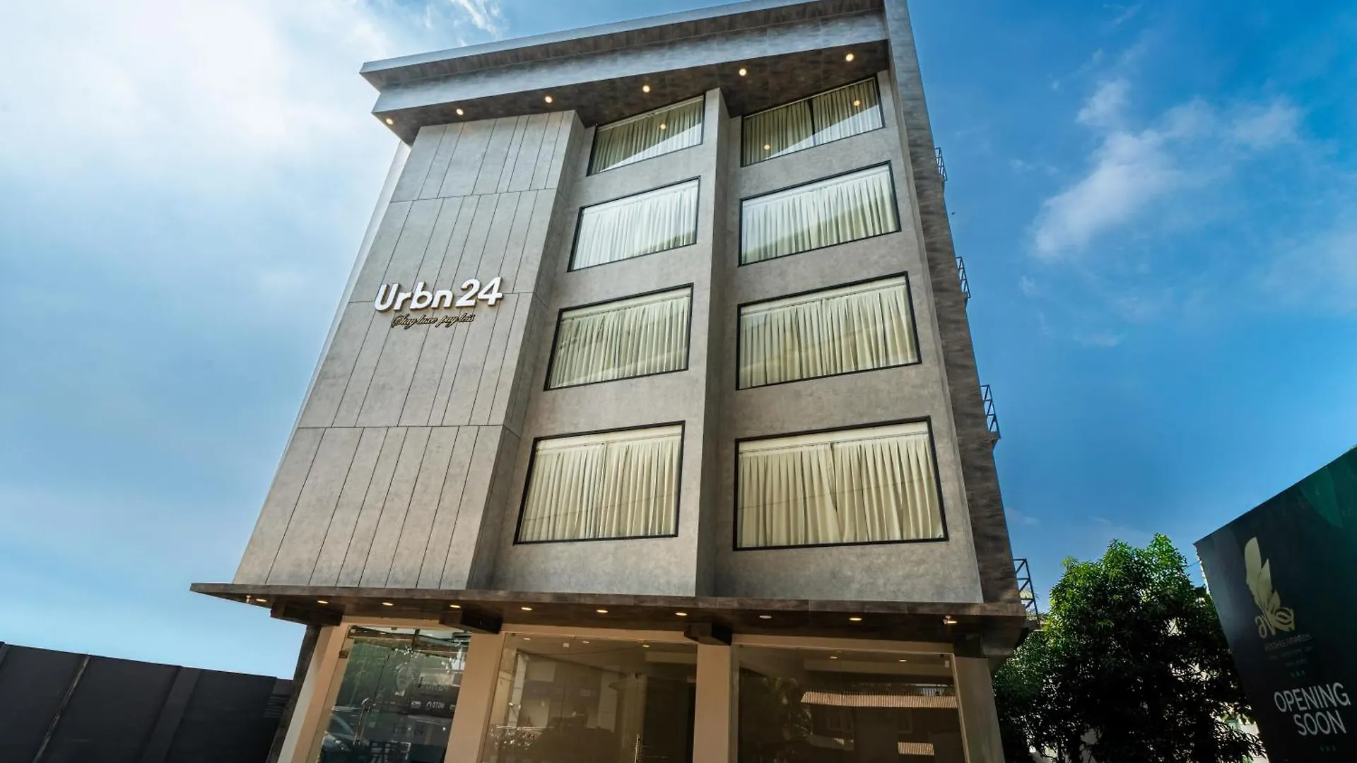 Urbn24 Business Class Hotel Kochi